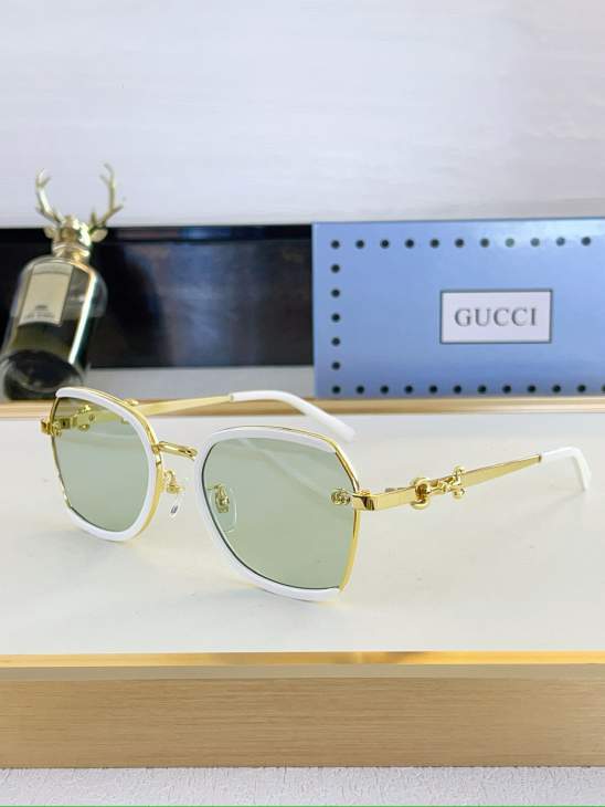 Picture of Gucci Sunglasses _SKUfw80442404fw